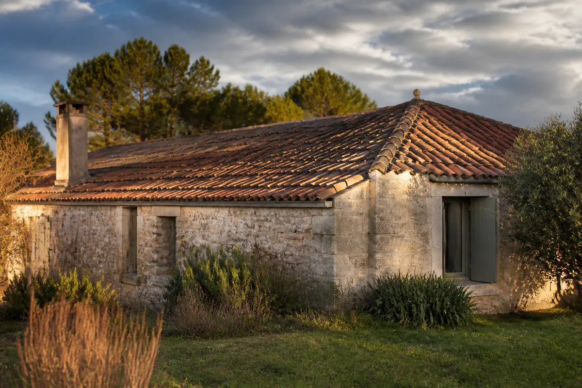 Traitement hydrofuge toiture : le bilan en bord de mer